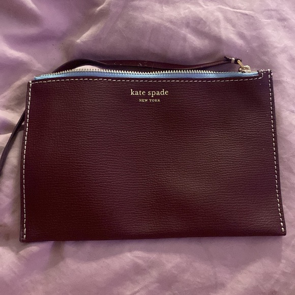 ❤️ Kate Spade ♠️ Cedar Street Maroon/Brown wristlet - Picture 2 of 4